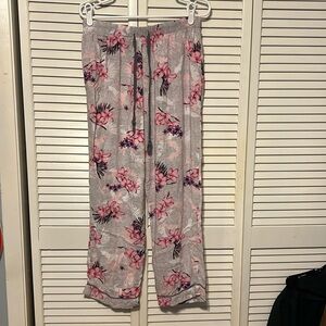 Ambrielle sleep pants Size Medium Color is grey with Floral Design super soft